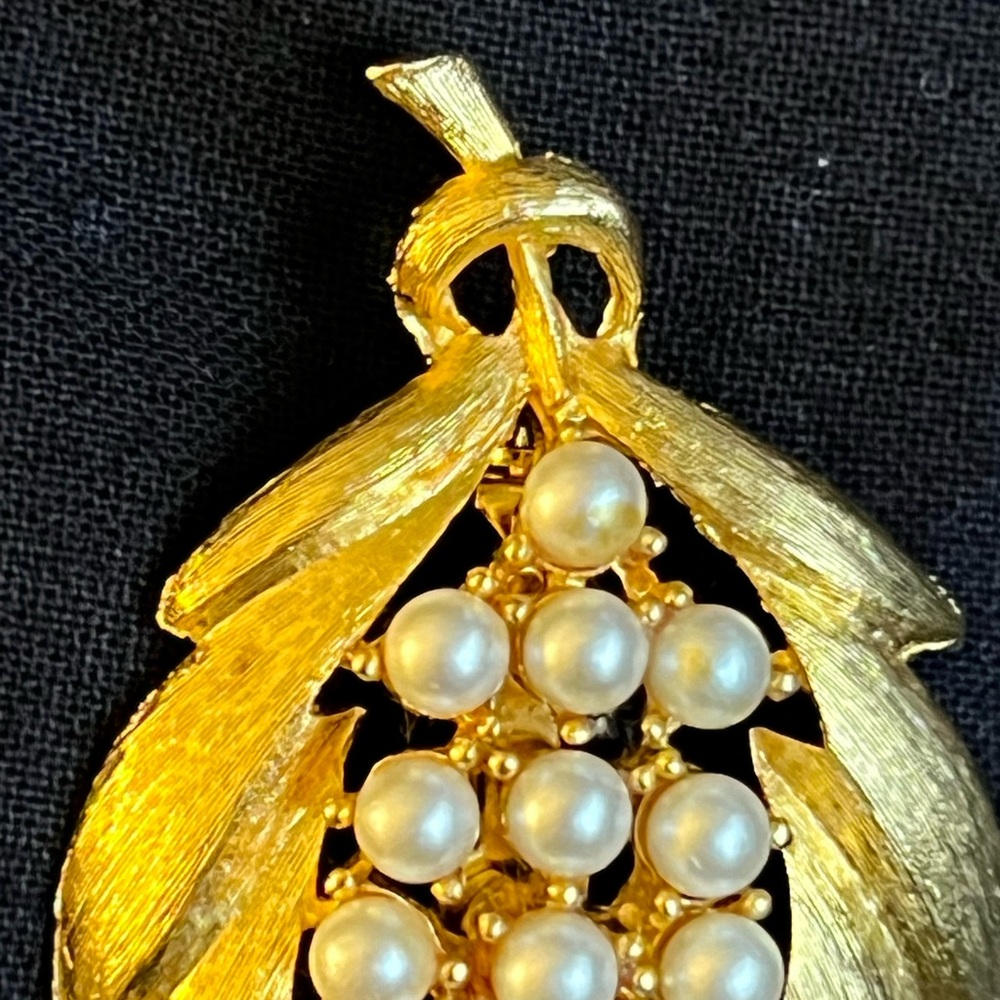 Vintage JJ Brooch - Picture 3 of 10